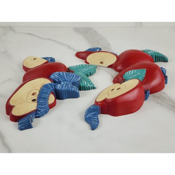 Home Interiors Red Apple Plaque Wall Decor Hanging 1998 Hard Plastic 8 3/4" x2 - Picture 8 of 16